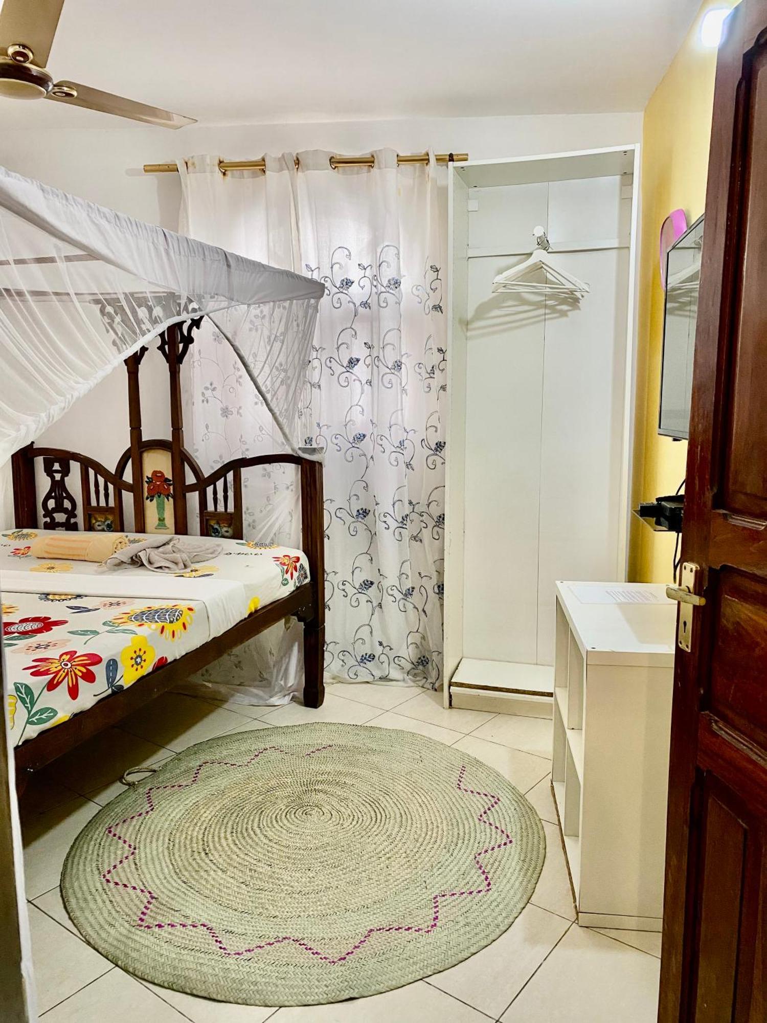 Kelele Square Bed & Breakfast Zanzibar Exterior foto